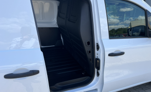 Nissan Townstar EV Van